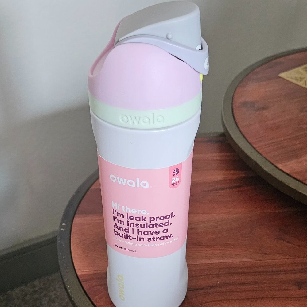 *Limited Edition Owala FreeSip 24oz Stainless Steel Water Bottle Candy Coated